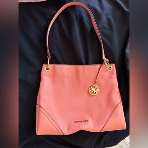 Beautiful Michael Kors "Nicole" Medium Shoulder Bag in Pebbled Leather